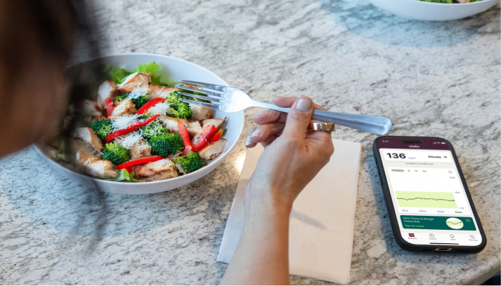 Stelo app is open while eating lunch 